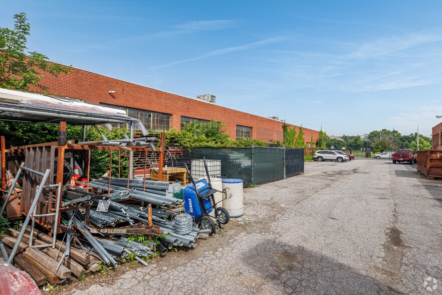 More Photos Of 3021-3027 E Madison St, Baltimore Light Manufacturing For Lease