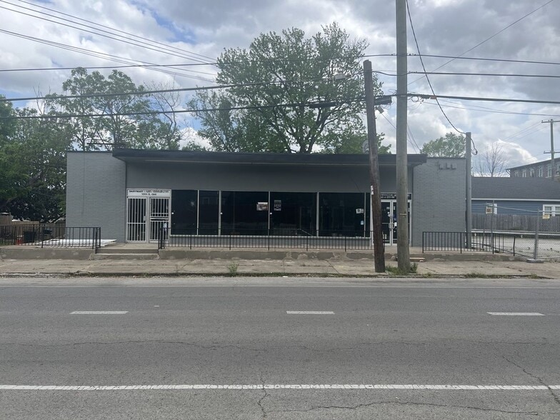 Primary Photo Of 1056 E Oak St, Louisville Storefront For Lease