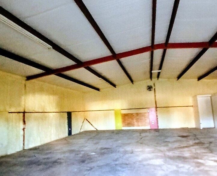 More Photos Of 8753 N State Highway 16, Poteet Warehouse For Sale