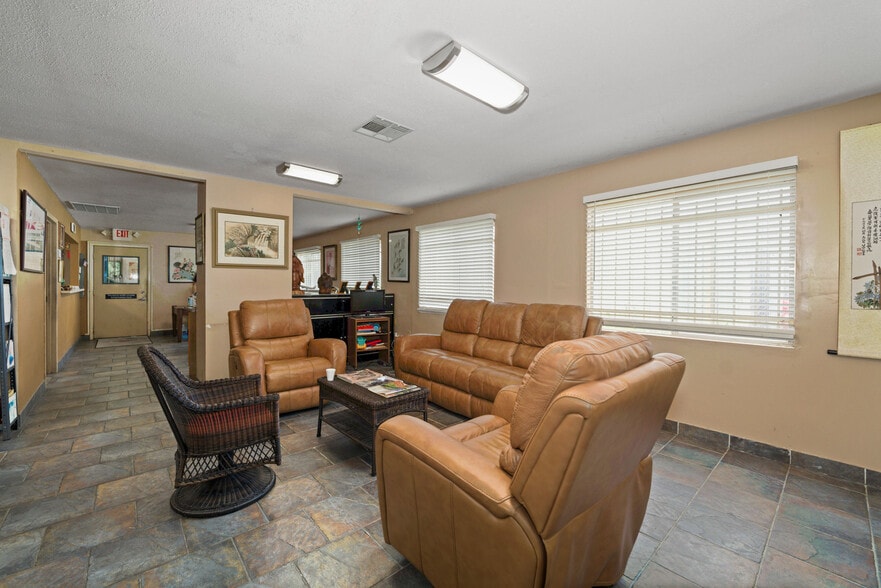 More Photos Of 9903 Honeywell St, Houston Warehouse For Sale