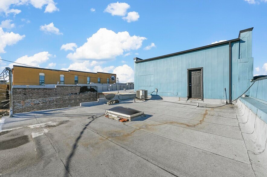 More Photos Of 130 N Main St, Mansfield Storefront Retail Office For Sale