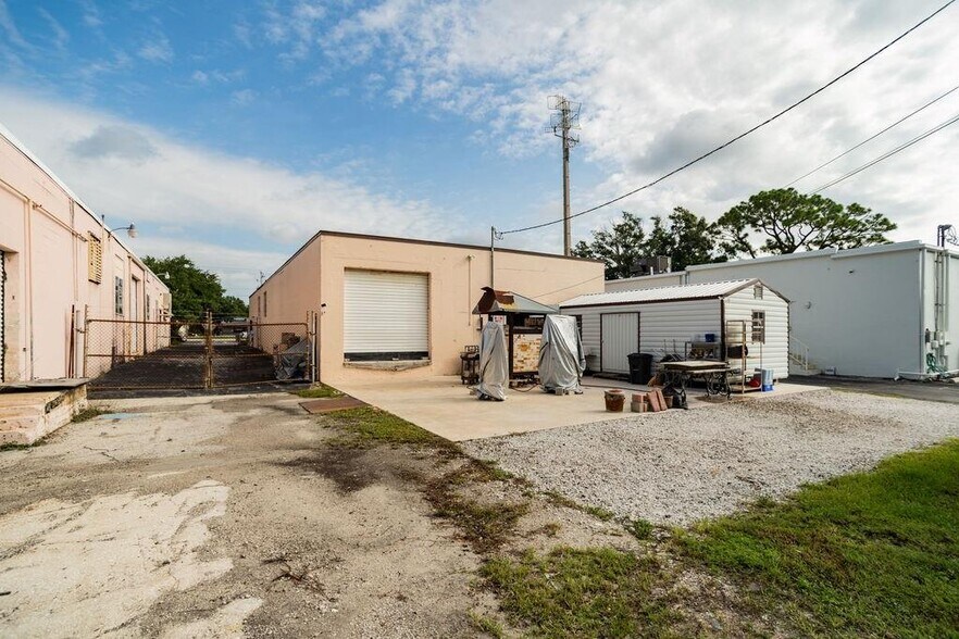 More Photos Of 1239 16th St, Vero Beach Storefront For Sale