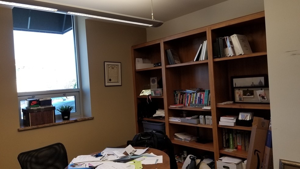 More Photos Of 6027 W Vliet St, Milwaukee Storefront Retail Office For Sale