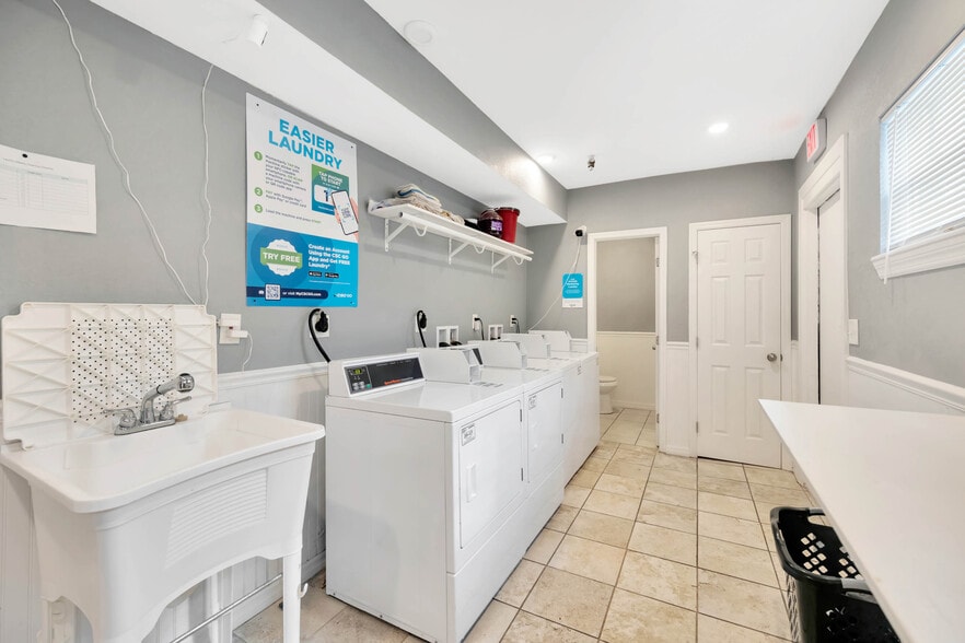 More Photos Of 1920 E Osborne Ave, Tampa Assisted Living For Sale