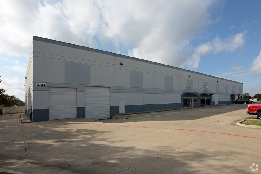 Primary Photo Of 2704 Lawing Ln, Rowlett Distribution For Lease