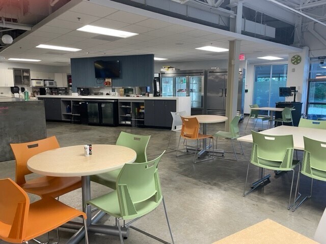 More Photos Of 4851 Lake Brook Dr, Glen Allen Office For Lease