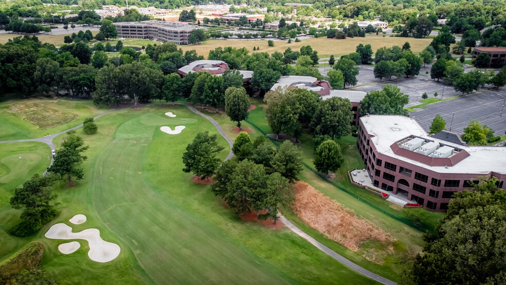 More Photos Of 8295 Tournament Dr, Memphis Coworking Space