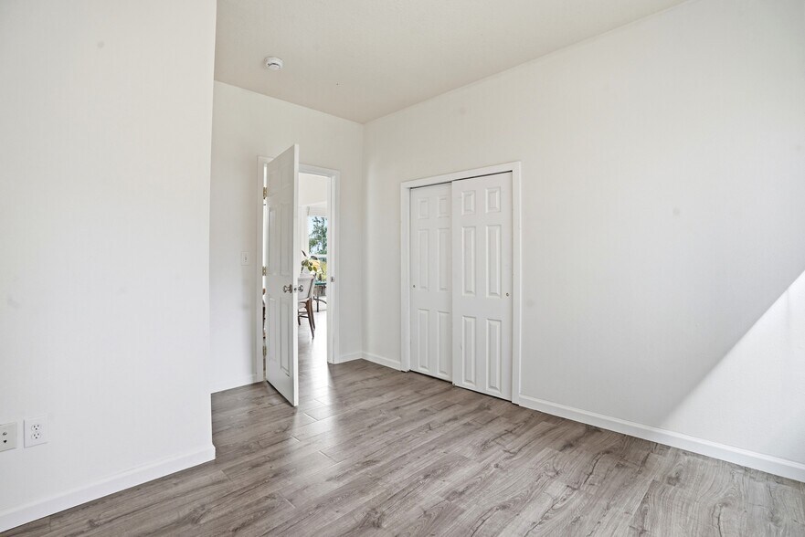 More Photos Of 1314 7th St, Oregon City Flex For Sale