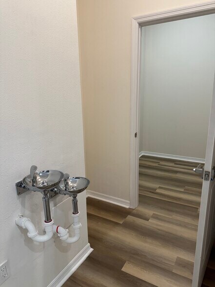 More Photos Of 23075-23079 Tabak Ln, Land O' Lakes Medical For Lease