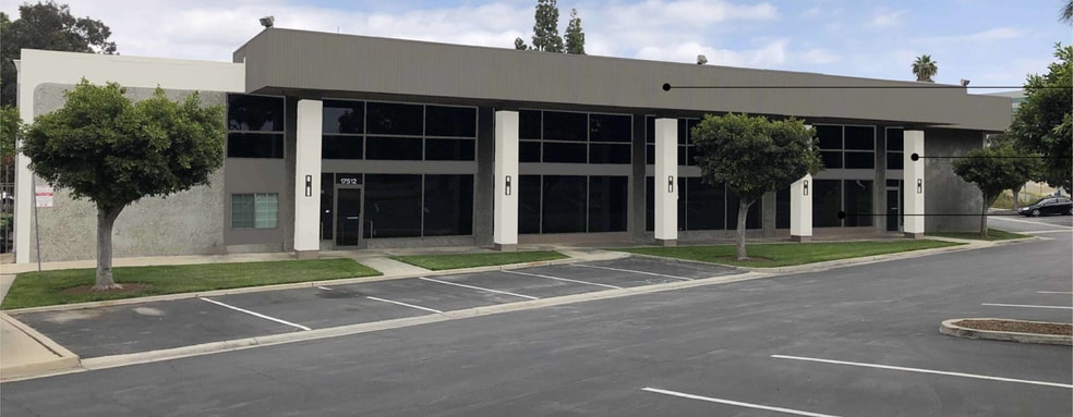 More Photos Of 17512 Studebaker Rd, Cerritos Showroom For Lease