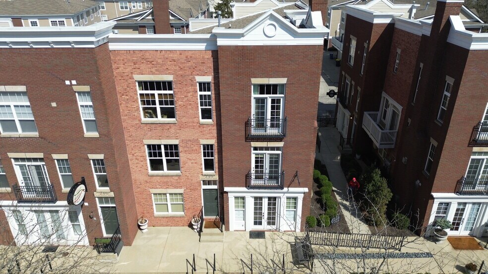 More Photos Of 240 Main St W, Carmel Storefront Retail Residential For Sale