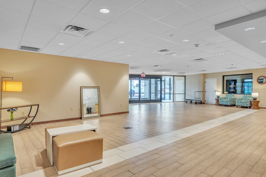 More Photos Of 5203 S 1st St, Abilene Hotel For Sale