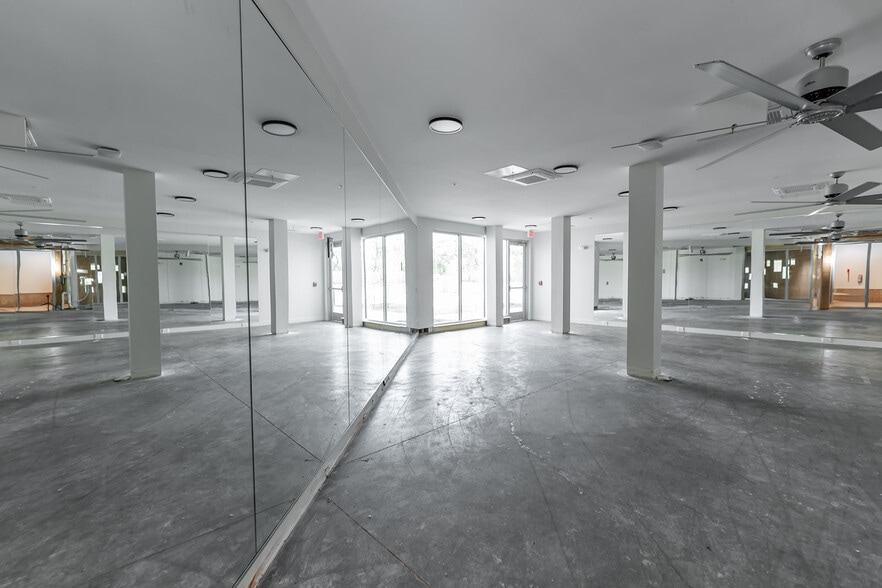 More Photos Of 300 S Hollywood St, Memphis Apartments For Sale