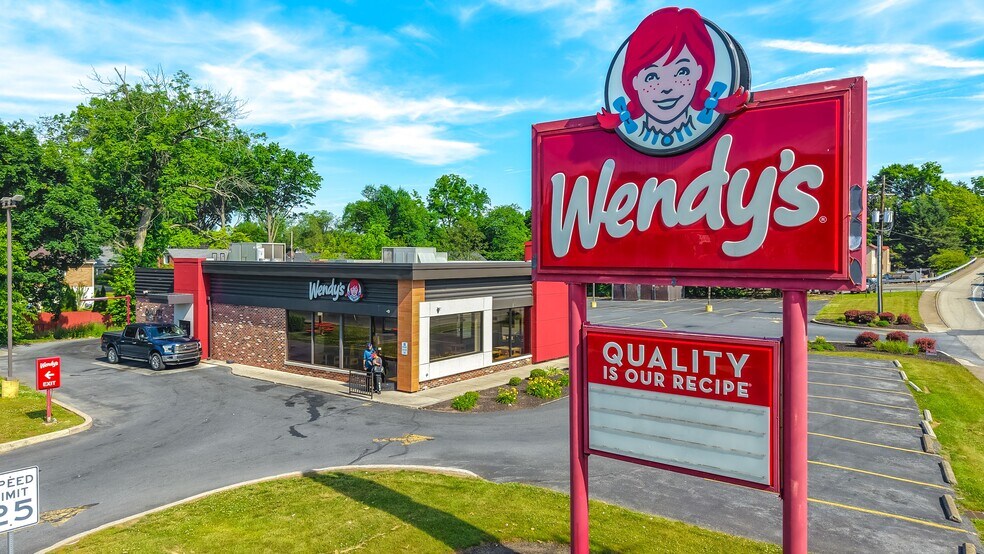 Primary Photo Of 100 N Progress Ave, Harrisburg Fast Food For Sale