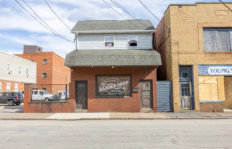 Primary Photo Of 63 S Gallatin Ave, Uniontown Storefront Retail Residential For Sale