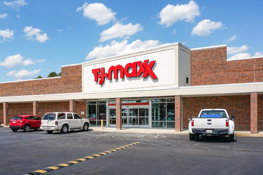 More Photos Of 744-766 N Lee Hwy, Lexington Unknown For Lease