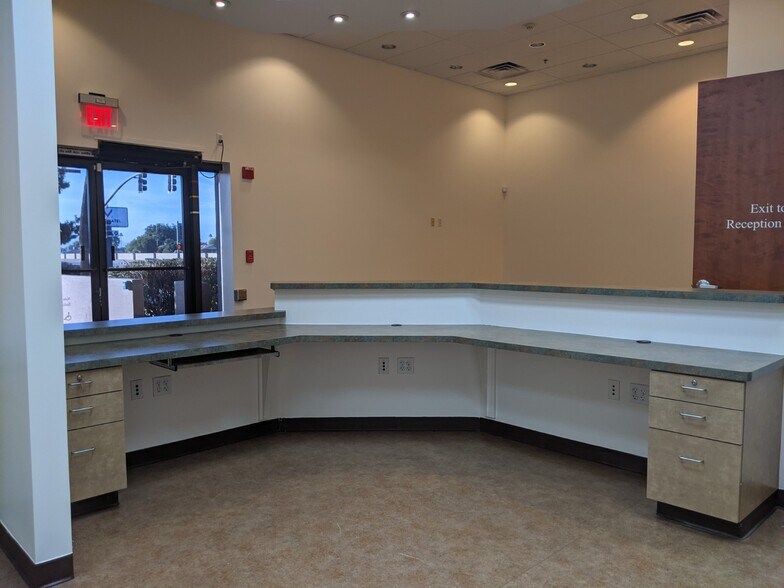 More Photos Of 15405 N 99th Ave, Sun City Medical For Lease