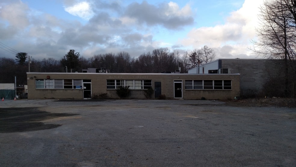 Primary Photo Of 35-39 Kiscona Rd, Mount Kisco Warehouse For Lease