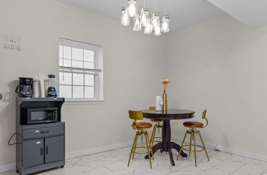 More Photos Of 214-216 E Main St, Richmond Storefront Retail Residential For Sale