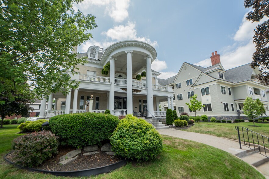 More Photos Of 48 Union Ave, Saratoga Springs Specialty For Sale