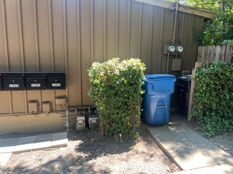 More Photos Of 1770 Parkside Dr., Walnut Creek Apartments For Sale