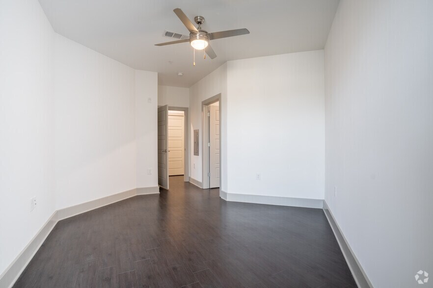 More Photos Of 2800 Old Milton Pky, Alpharetta Unknown For Lease