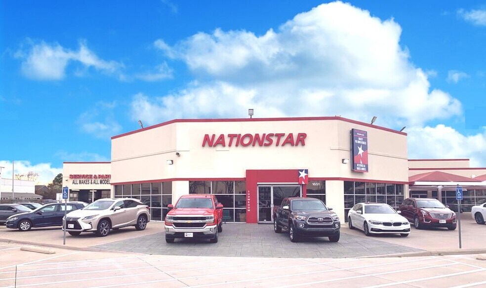 More Photos Of 1651 S Stemmons Fwy, Lewisville Auto Dealership For Lease