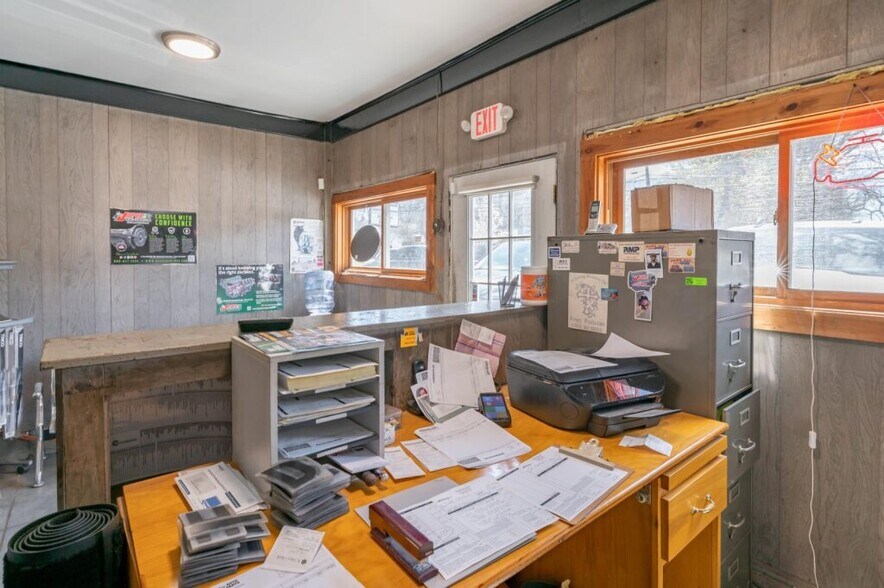 More Photos Of 54 Lowell Rd, Hudson Auto Repair For Sale