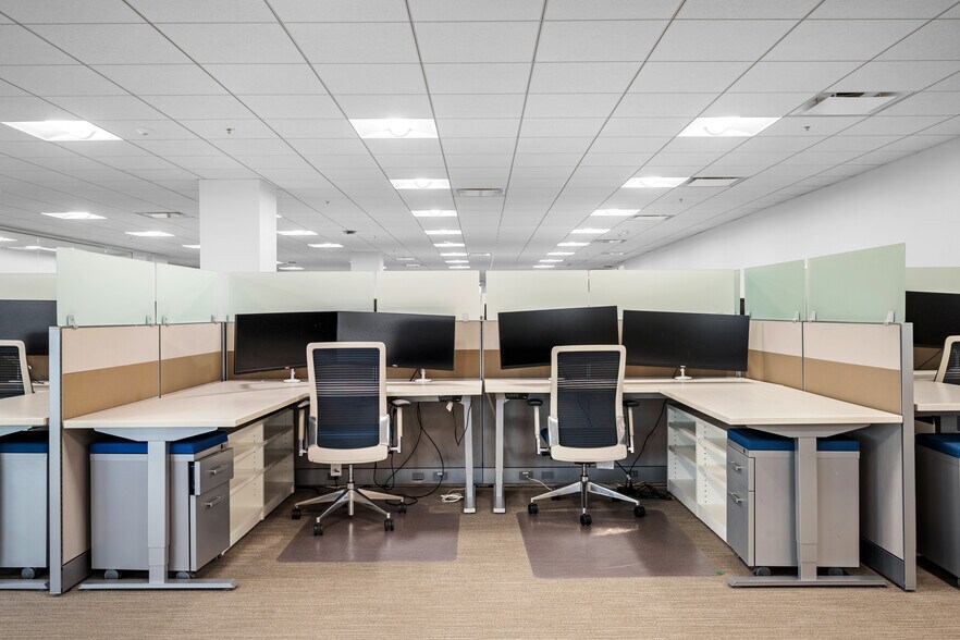 More Photos Of 301 N Lake Ave, Pasadena Office For Lease