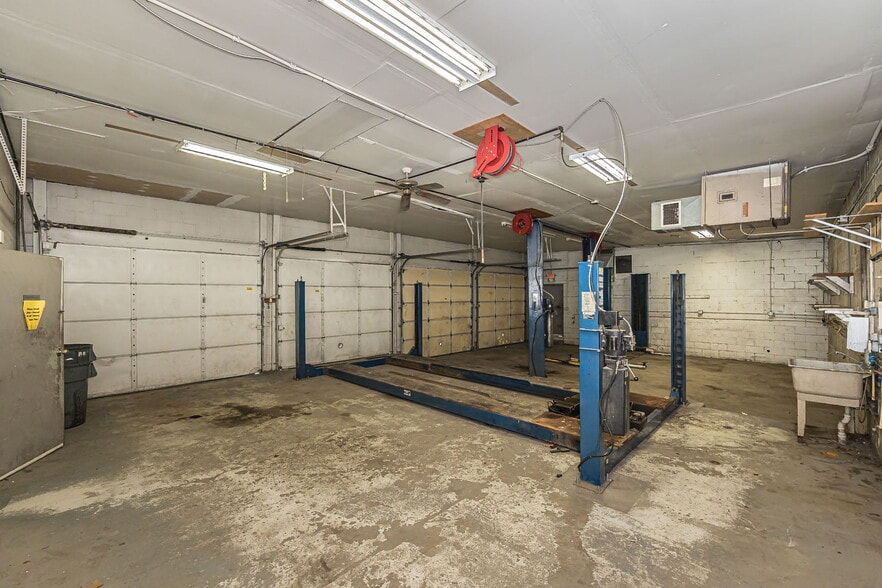 More Photos Of 4516 S St Peters Pky, Saint Charles Auto Dealership For Sale