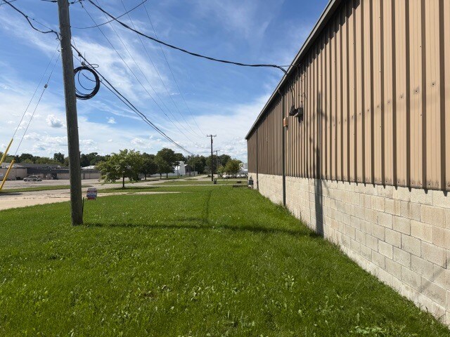 More Photos Of 352 County Center st, Lapeer Flex For Sale