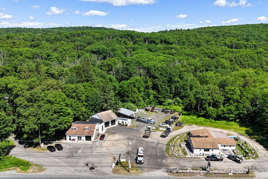 More Photos Of 233 Wilbraham St, Palmer Freestanding For Sale