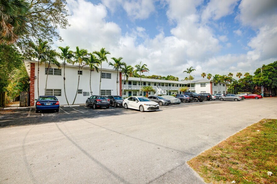 More Photos Of 1916 SW 11th St, Fort Lauderdale Apartments For Sale