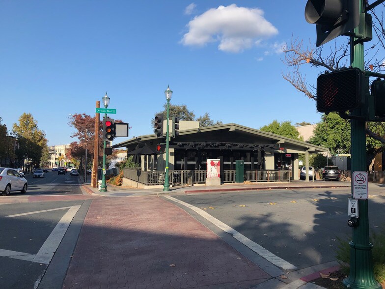 More Photos Of 1550 Olympic Blvd, Walnut Creek Restaurant For Lease