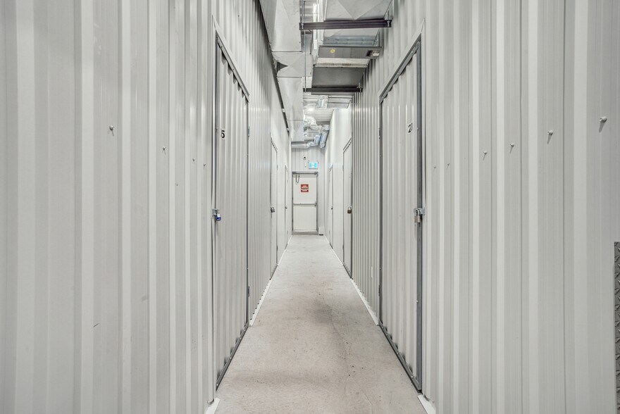 More Photos Of 1550-1560 Rue Michelin, Laval Self Storage For Sale