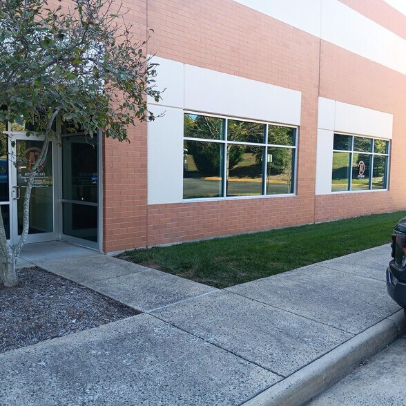 More Photos Of 9371 Innovation Dr, Manassas Research And Development For Lease