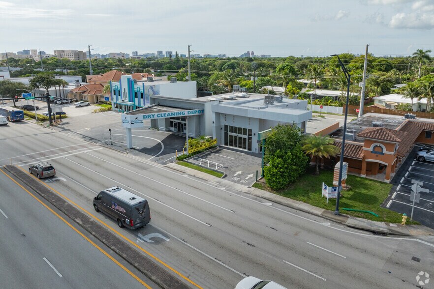 More Photos Of 1544 E Commercial Blvd, Oakland Park Freestanding For Lease