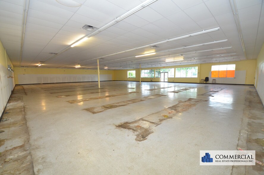 More Photos Of 7115 E Colonial Dr, Orlando Freestanding For Lease