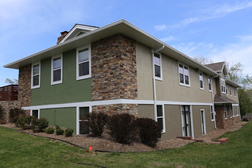 More Photos Of 2601 NE Kendallwood Pky, Gladstone Office For Lease