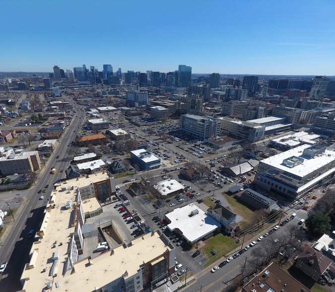 More Photos Of 341 21st Ave N, Nashville Office For Lease