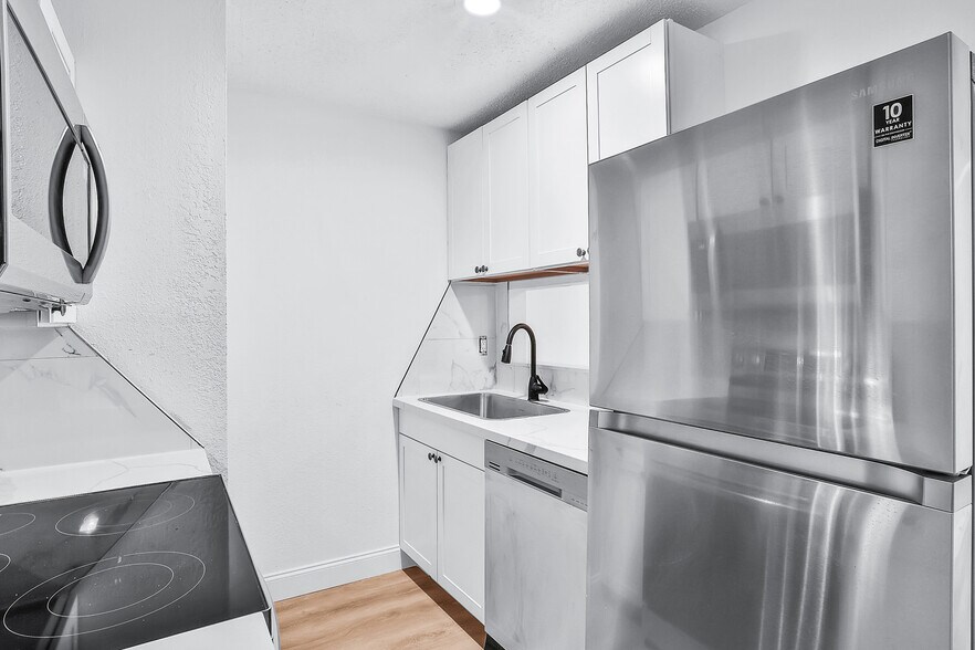 More Photos Of 1830 S Clyde Morris Blvd, Daytona Beach Apartments For Sale