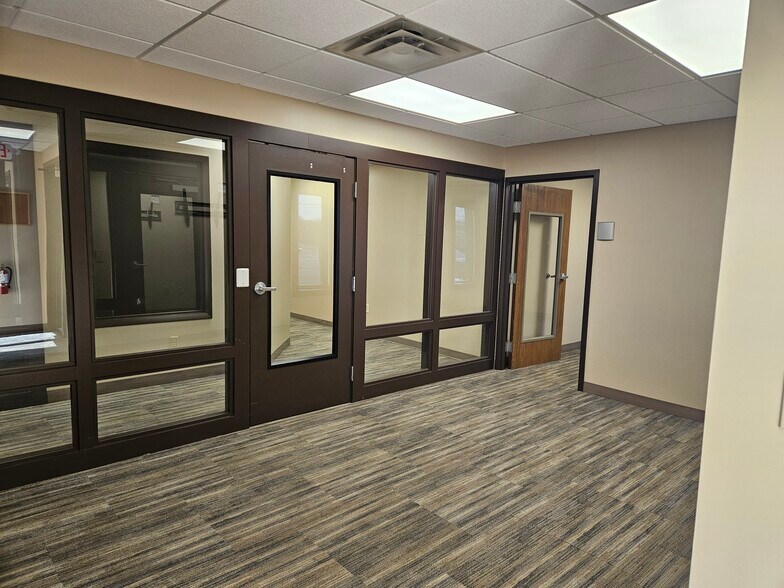 More Photos Of 5444 State St, Saginaw Office For Lease