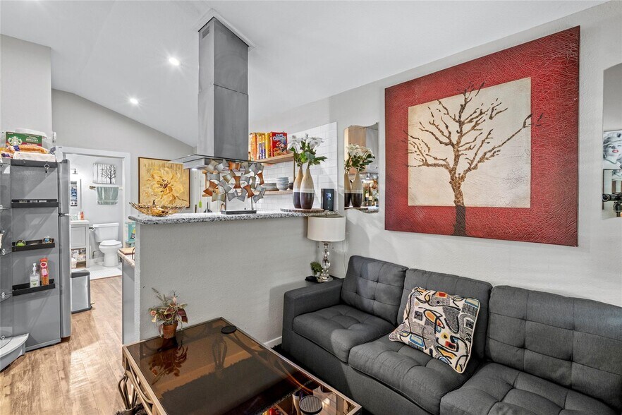 More Photos Of 4630 Woodside St, Houston Apartments For Sale