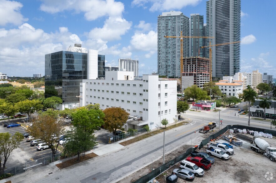 More Photos Of 3000 Biscayne Blvd, Miami Medical For Lease