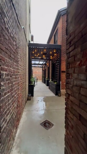 Primary Photo Of 140 N 2nd St, Philadelphia Hotel For Sale