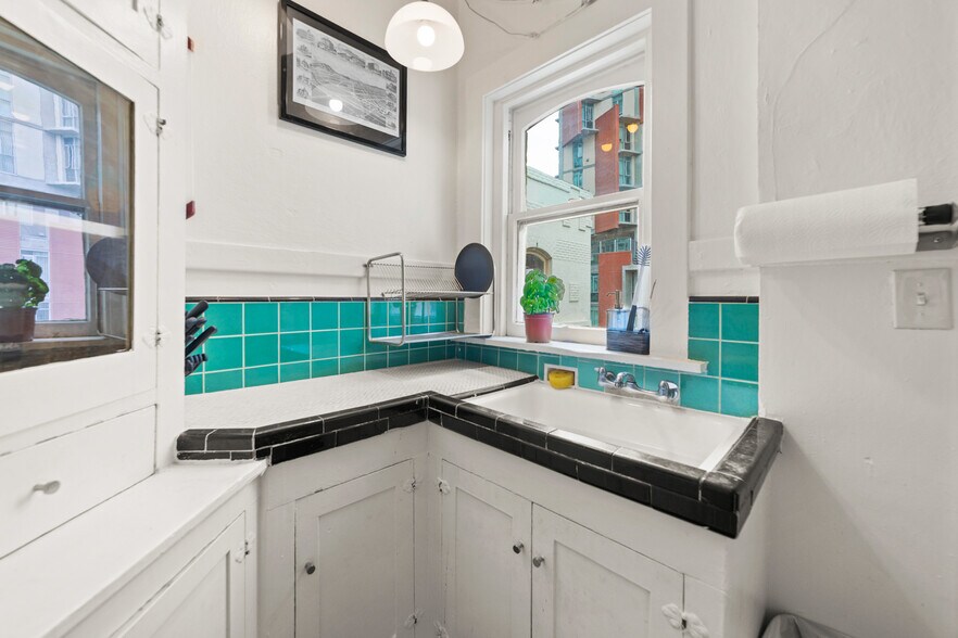 More Photos Of 950 9th Ave, San Diego Apartments For Sale