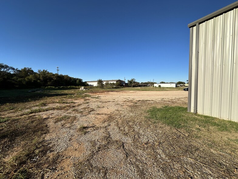 More Photos Of 1811 Lubbock Hwy, Lamesa Warehouse For Sale