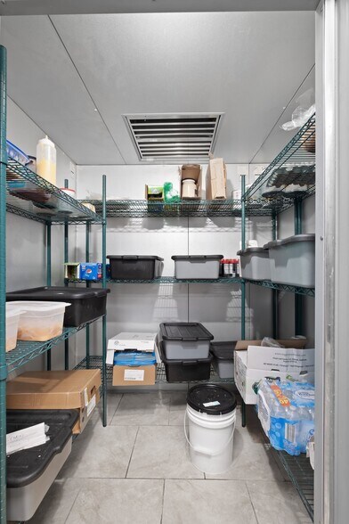 More Photos Of 1235 N Grand Blvd, Saint Louis Fast Food For Sale