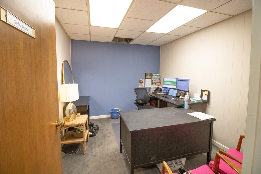 More Photos Of 36 9th St, Richmond Office For Sale