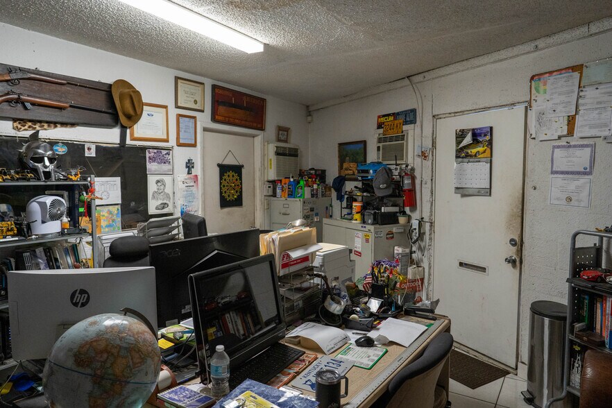 More Photos Of 1800-1812 SW 7th Ave, Pompano Beach Warehouse For Sale